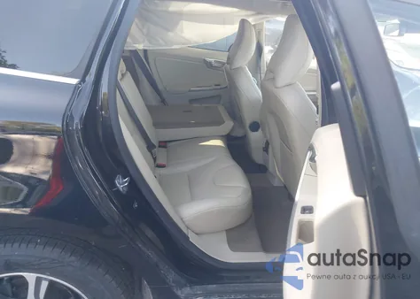 2014 Volvo Xc60 T6 R-Design z USA, uszkodzony, nr VIN YV4902DZ6E2522216